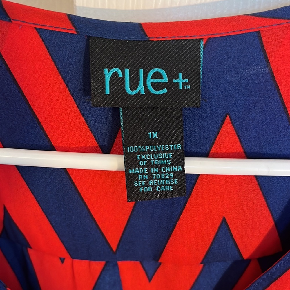 Rue21, Tunic Blouse, Red & Blue Patterned with Gold details. Size 1x. Worn 2x - Picture 5 of 5